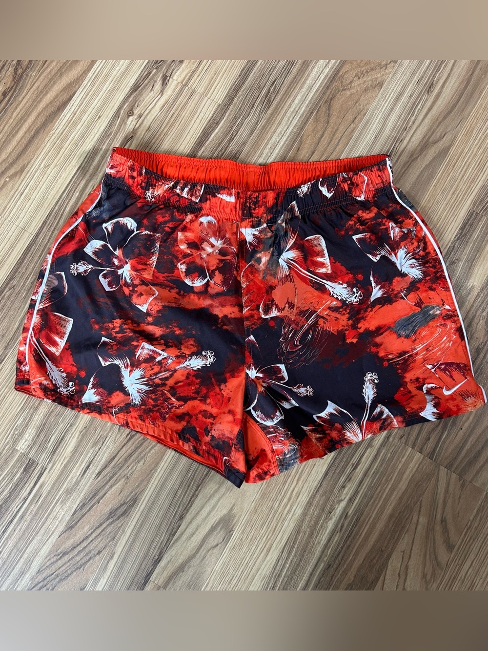 Nike Mens XL Swim Trunks Red Black Floral Hibiscus Mesh Lined Y2K Volley Shorts